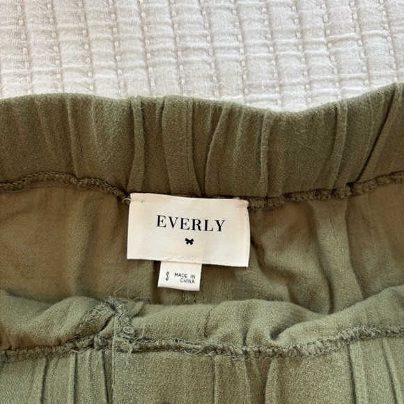 Everly Women's Olive Green Lightweight Cropped Pull On Pant Tie Waist Size Small - Picture 7 of 10
